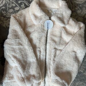 Kye Mi Teddy fur coat. White. new with tag